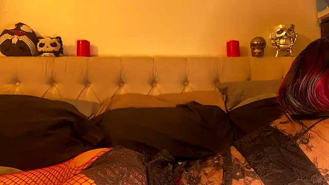 crystalxh online show from April 15, 10:32 pm