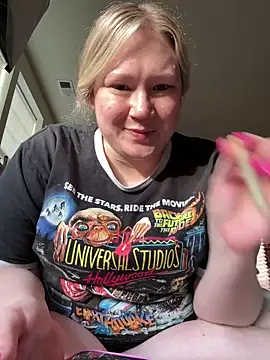 PiggyRose online show from April 15, 10:32 pm