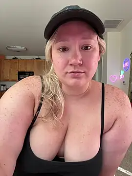 PiggyRose online show from July 10, 10:43 pm