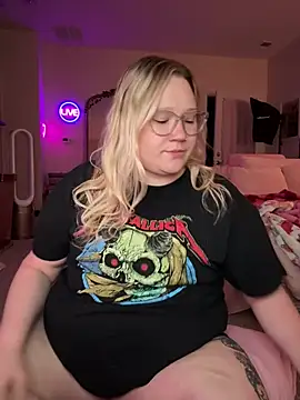 PiggyRose online show from March 25, 12:33 am