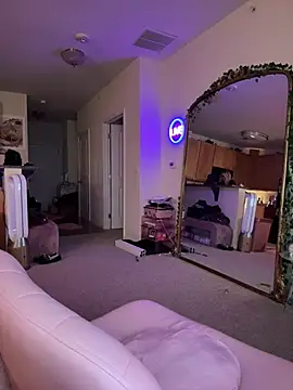 PiggyRose online show from March 8, 1:00 am