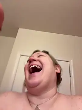 PiggyRose online show from March 22, 2:40 pm