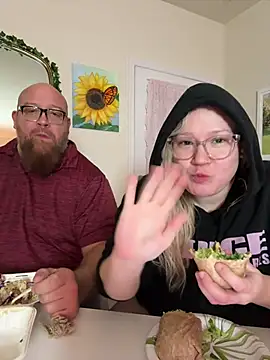 Snapshot of PiggyRose chatting on January 10, 1:12 am PiggyRose online show from January 10, 1:12 am