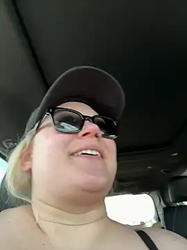 PiggyRose online show from April 13, 7:18 pm