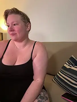 PiggyRose online show from May 15, 11:03 pm