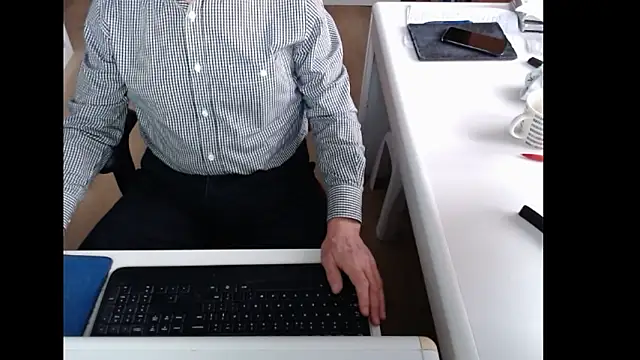 Snapshot of dutchpornking chatting on February 10, 8:02 am dutchpornking online show from February 10, 8:02 am