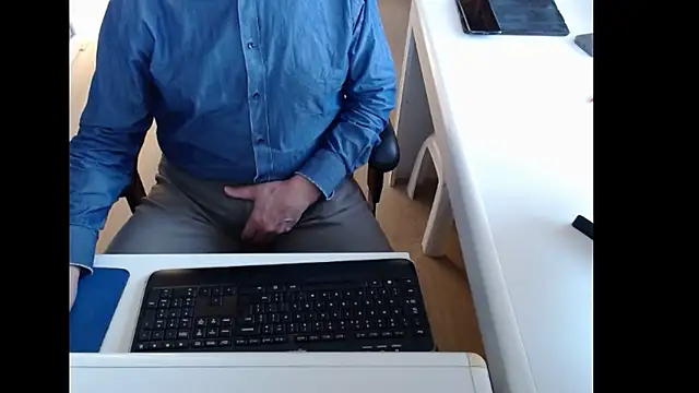 Snapshot of dutchpornking chatting on March 1, 7:41 am dutchpornking online show from March 1, 7:41 am