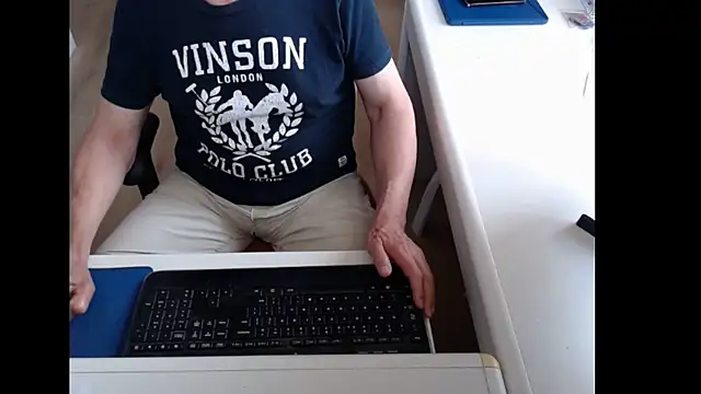 dutchpornking online show from June 1, 8:14 am