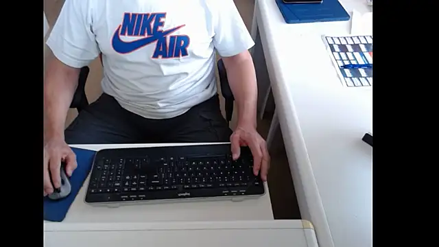 Snapshot of dutchpornking chatting on July 4, 6:09 am dutchpornking online show from July 4, 6:09 am