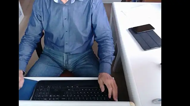Snapshot of dutchpornking chatting on October 3, 6:37 am dutchpornking online show from October 3, 6:37 am