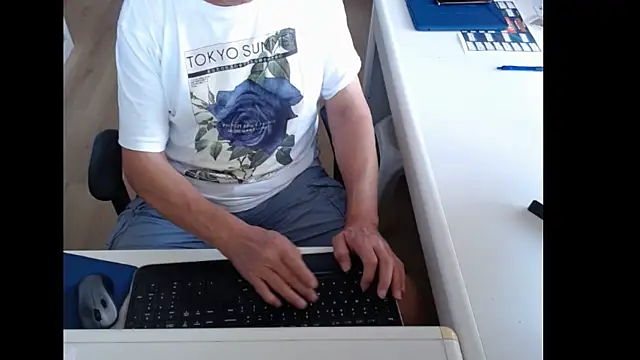 Snapshot of dutchpornking chatting on July 9, 6:03 am dutchpornking online show from July 9, 6:03 am