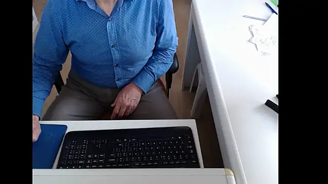 dutchpornking online show from November 12, 9:13 am