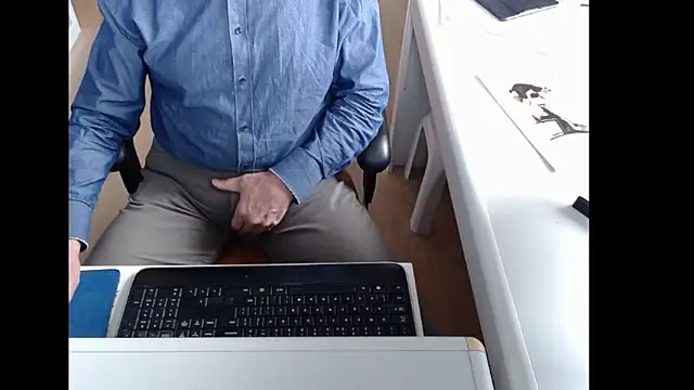 Snapshot of dutchpornking chatting on February 17, 10:12 am dutchpornking online show from February 17, 10:12 am