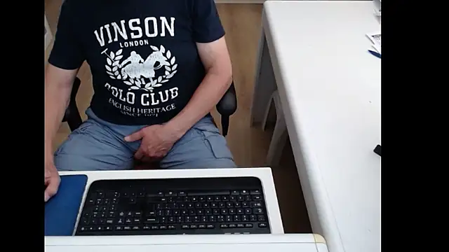 Snapshot of dutchpornking chatting on June 18, 10:53 am dutchpornking online show from June 18, 10:53 am