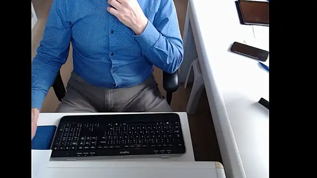 dutchpornking online show from December 5, 9:19 am