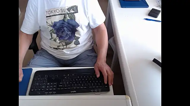 Snapshot of dutchpornking chatting on July 11, 9:42 am dutchpornking online show from July 11, 9:42 am