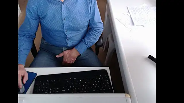 dutchpornking online show from November 1, 9:14 am