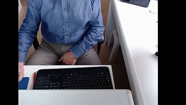 Snapshot of dutchpornking chatting on February 1, 8:01 am dutchpornking online show from February 1, 8:01 am