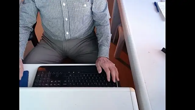 Snapshot of dutchpornking chatting on February 3, 7:24 am dutchpornking online show from February 3, 7:24 am