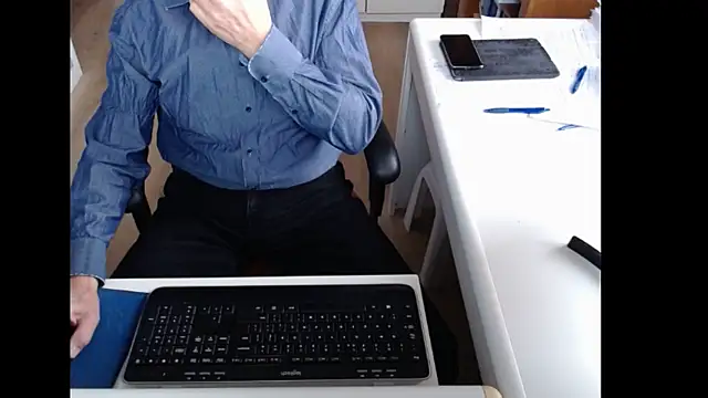 dutchpornking online show from November 4, 8:29 am