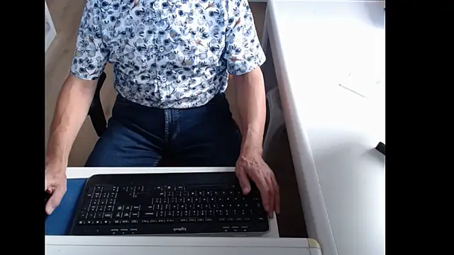 Snapshot of dutchpornking chatting on September 13, 8:58 am dutchpornking online show from September 13, 8:58 am