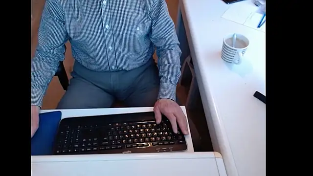dutchpornking online show from May 22, 7:06 am