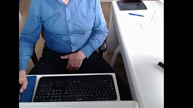 dutchpornking online show from April 3, 6:53 am