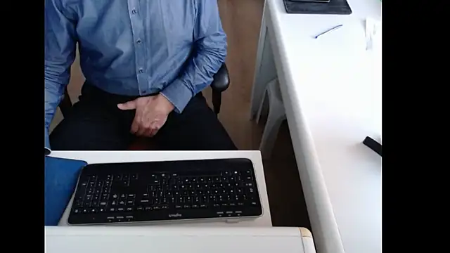 dutchpornking online show from December 15, 7:58 am