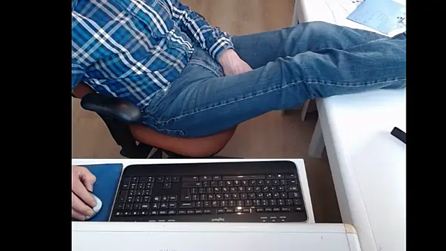 Snapshot of dutchpornking chatting on March 8, 3:02 pm dutchpornking online show from March 8, 3:02 pm