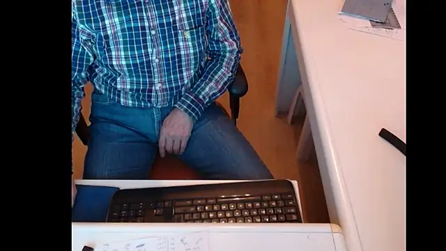Snapshot of dutchpornking chatting on March 11, 5:35 pm dutchpornking online show from March 11, 5:35 pm