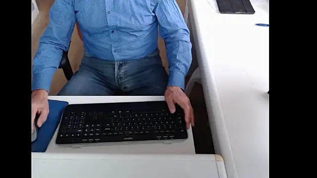 Snapshot of dutchpornking chatting on October 7, 7:31 am dutchpornking online show from October 7, 7:31 am
