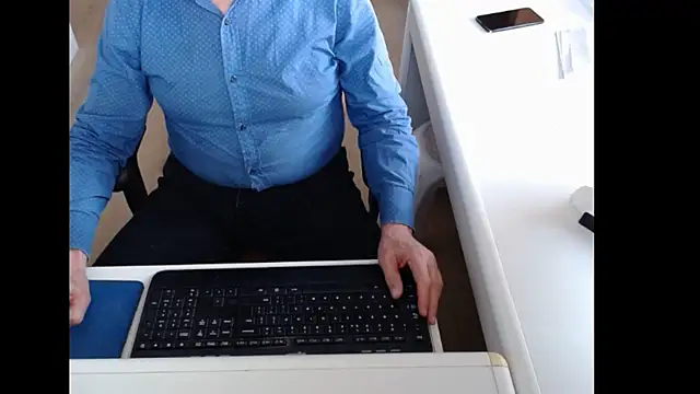 dutchpornking online show from April 1, 6:37 am