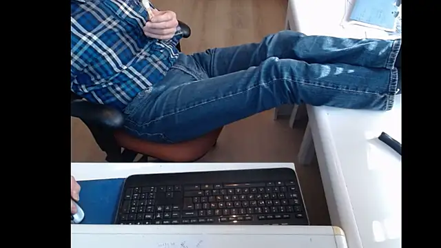 Snapshot of dutchpornking chatting on March 10, 12:28 pm dutchpornking online show from March 10, 12:28 pm