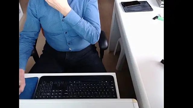 Snapshot of dutchpornking chatting on February 23, 7:53 am dutchpornking online show from February 23, 7:53 am