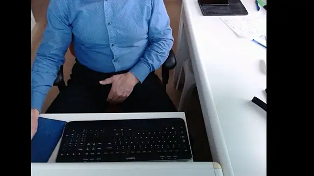 dutchpornking online show from November 9, 8:18 am