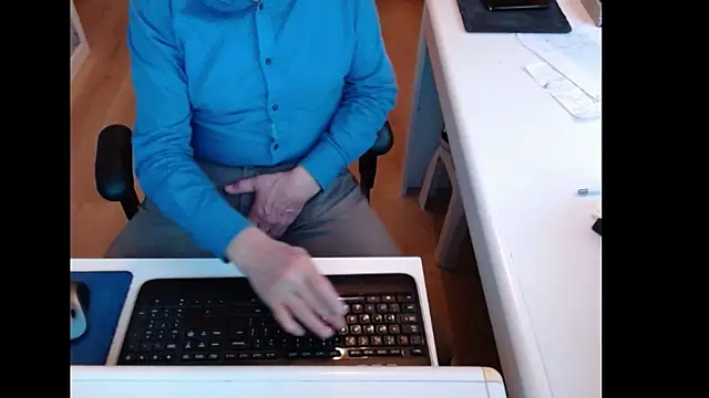 Snapshot of dutchpornking chatting on January 19, 8:18 am dutchpornking online show from January 19, 8:18 am