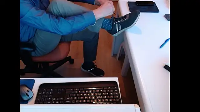 Snapshot of dutchpornking chatting on March 2, 7:15 am dutchpornking online show from March 2, 7:15 am