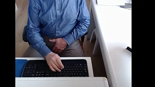 Snapshot of dutchpornking chatting on February 27, 7:52 am dutchpornking online show from February 27, 7:52 am