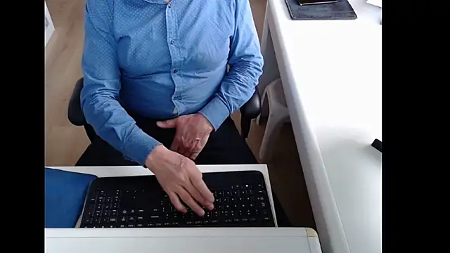 dutchpornking online show from March 7, 7:26 am