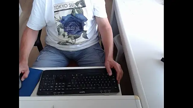 Snapshot of dutchpornking chatting on July 13, 6:13 am dutchpornking online show from July 13, 6:13 am