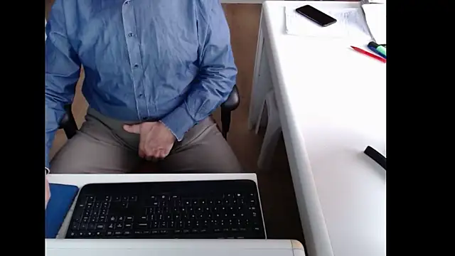 Snapshot of dutchpornking chatting on February 11, 8:03 am dutchpornking online show from February 11, 8:03 am