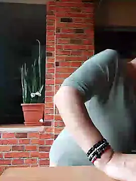 Chriss Tinaa online show from February 2, 12:46 pm