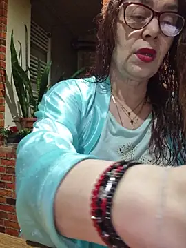 Chriss Tinaa online show from April 4, 3:35 am