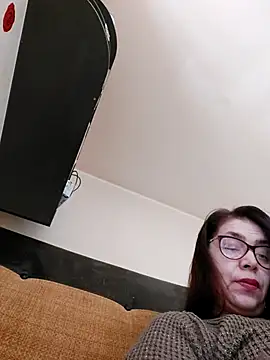 Chriss Tinaa online show from February 20, 9:33 am