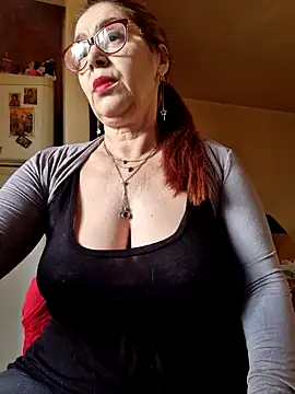 Chriss Tinaa online show from April 15, 4:18 am