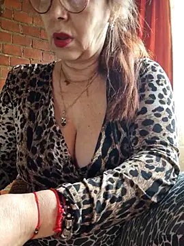 Chriss Tinaa online show from March 22, 5:32 am