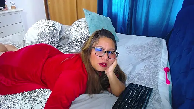 mondirty70 online show from March 26, 12:36 pm