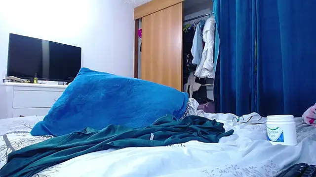 mondirty70 online show from December 19, 11:23 am