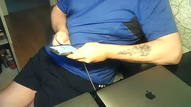 Snapshot of DUDURA@xh chatting on February 11, 4:46 pm DUDURAxh online show from February 11, 4:46 pm