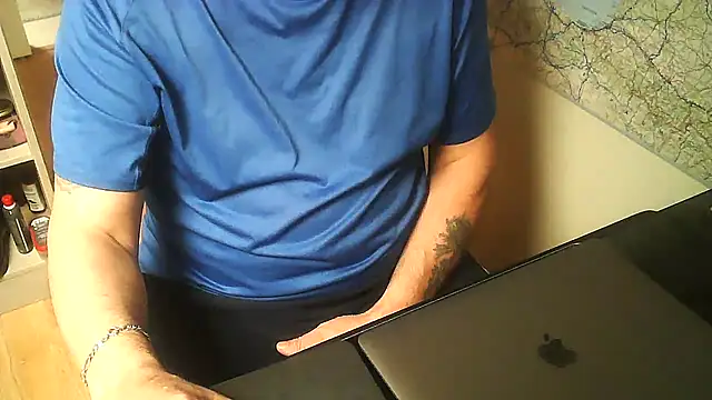 Snapshot of DUDURA@xh chatting on February 11, 10:36 am DUDURAxh online show from February 11, 10:36 am